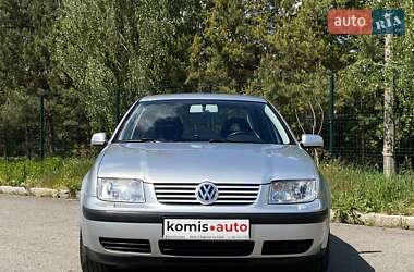 Седан Volkswagen Bora 2001 в 