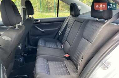 Седан Volkswagen Bora 2001 в 