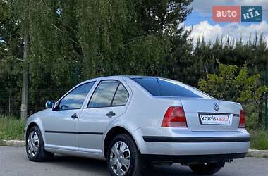 Седан Volkswagen Bora 2001 в 