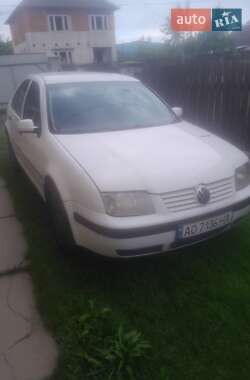 Седан Volkswagen Bora 2003 в Рахове