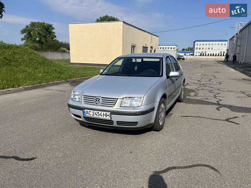 Седан Volkswagen Bora 2000 в 