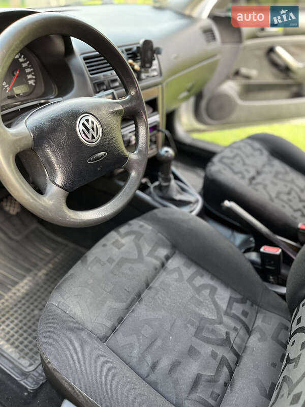 Седан Volkswagen Bora 1999 в Коломиї