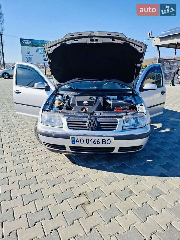 Седан Volkswagen Bora 2000 в Іршаві