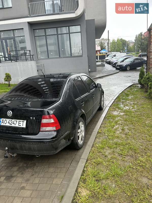 Седан Volkswagen Bora 2001 в Львові