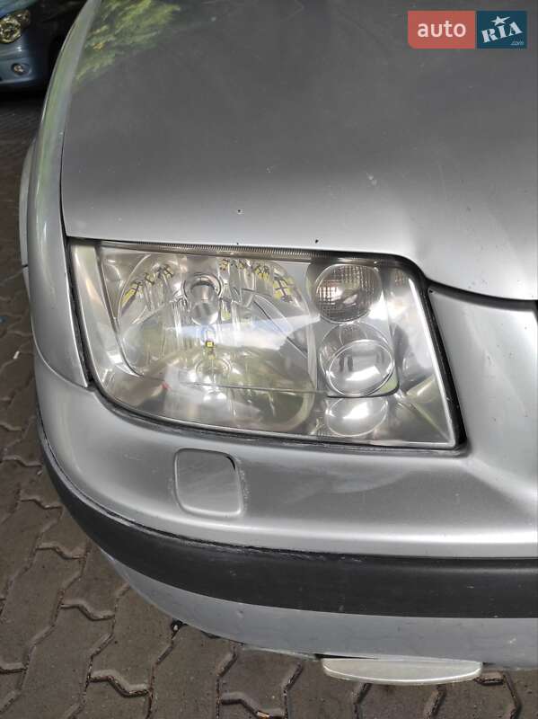 Седан Volkswagen Bora 2003 в Львові