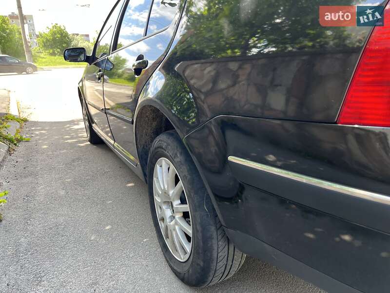 Седан Volkswagen Bora 2004 в Львове