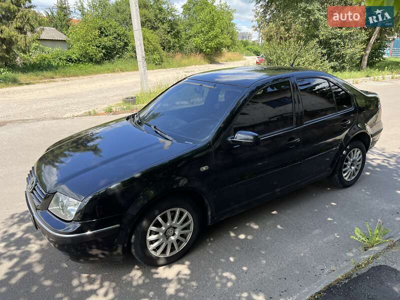 Седан Volkswagen Bora 2004 в Львове