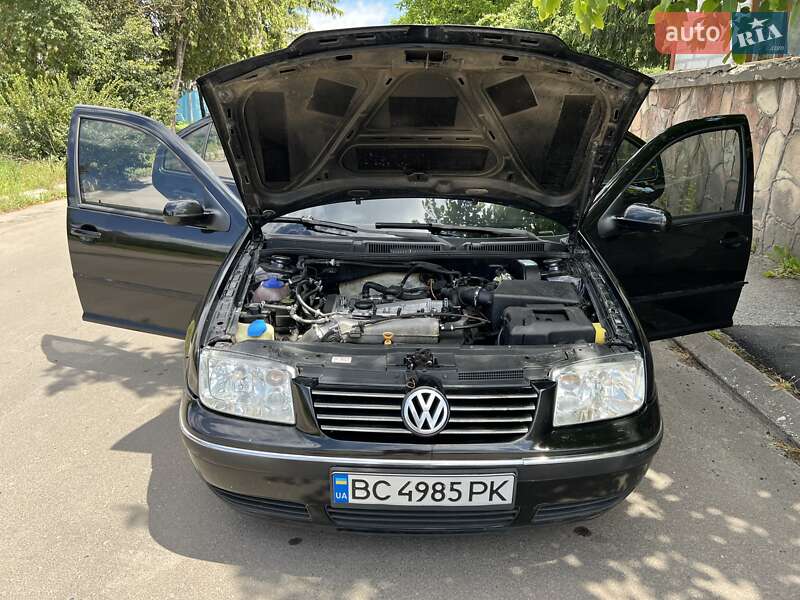 Седан Volkswagen Bora 2004 в Львове