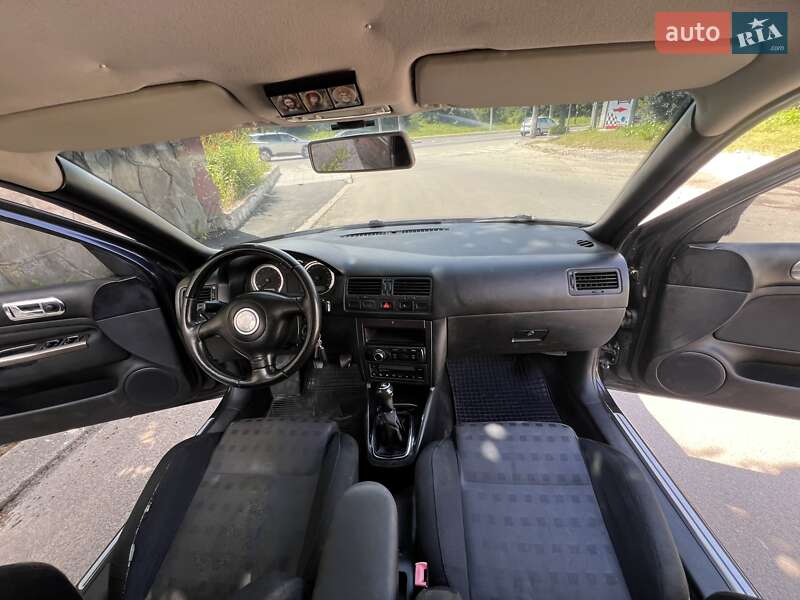 Седан Volkswagen Bora 2004 в Львове