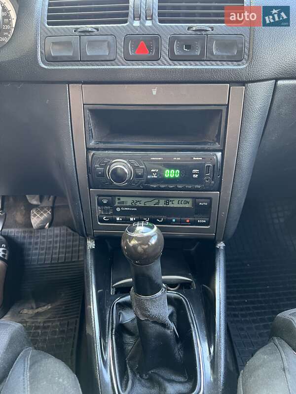 Седан Volkswagen Bora 2004 в Львове