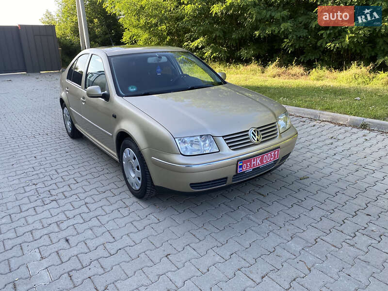 Седан Volkswagen Bora 2002 в 