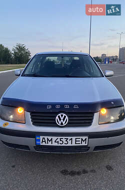 Седан Volkswagen Bora 2003 в Киеве