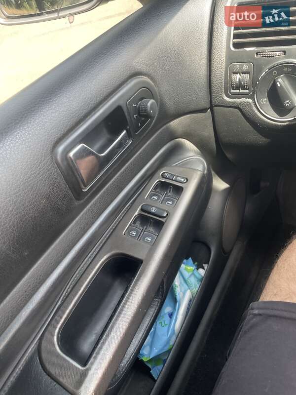 Седан Volkswagen Bora 2002 в Кривом Роге