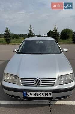 Седан Volkswagen Bora 2003 в Киеве