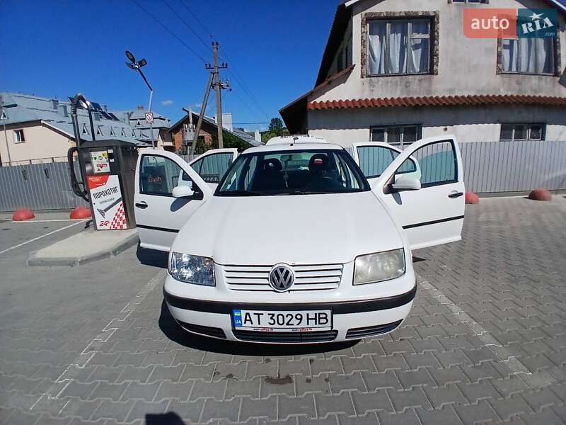 Седан Volkswagen Bora 2000 в Монастыриске