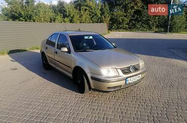 Седан Volkswagen Bora 2003 в Киеве
