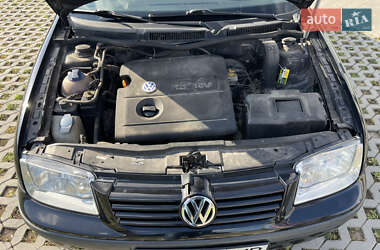 Седан Volkswagen Bora 2001 в  фото 24 Седан Volkswagen Bora 2001 в