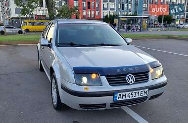 Седан Volkswagen Bora 2003 в Киеве