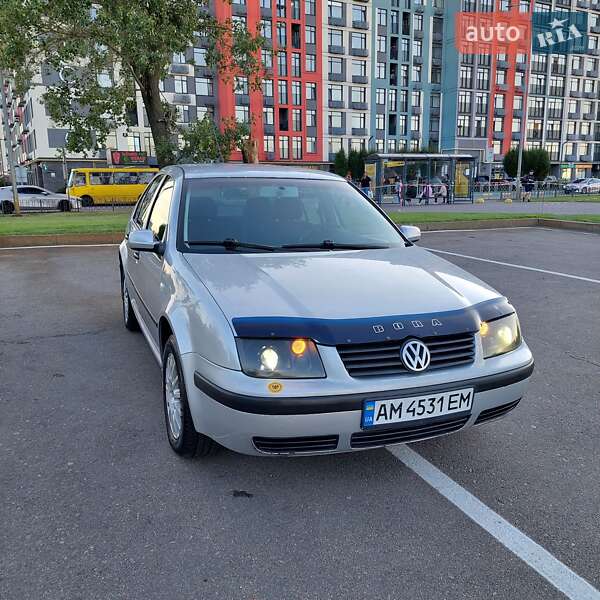 Седан Volkswagen Bora 2003 в Киеве