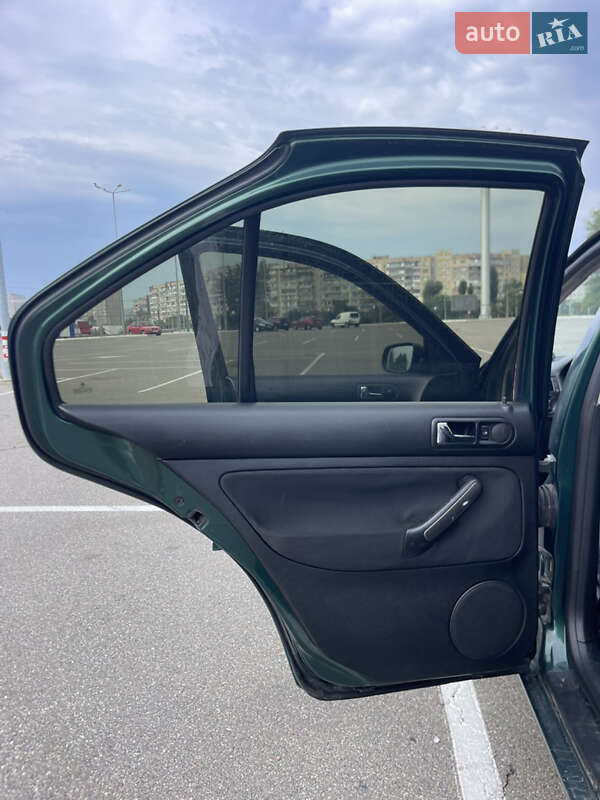 Седан Volkswagen Bora 2002 в Києві фото 22 Седан Volkswagen Bora 2002 в Києві