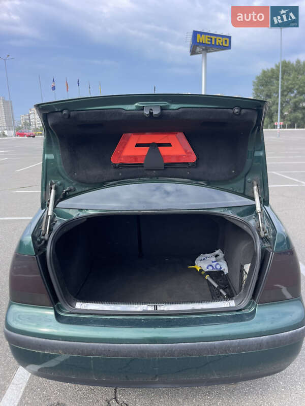 Седан Volkswagen Bora 2002 в Києві фото 36 Седан Volkswagen Bora 2002 в Києві