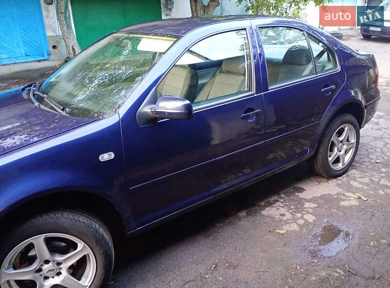 Седан Volkswagen Bora 1999 в Ровно
