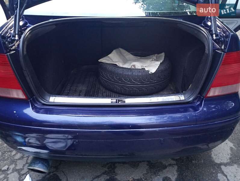 Седан Volkswagen Bora 1999 в Ровно