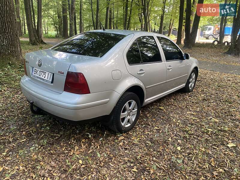 Седан Volkswagen Bora 2000 в Костополе