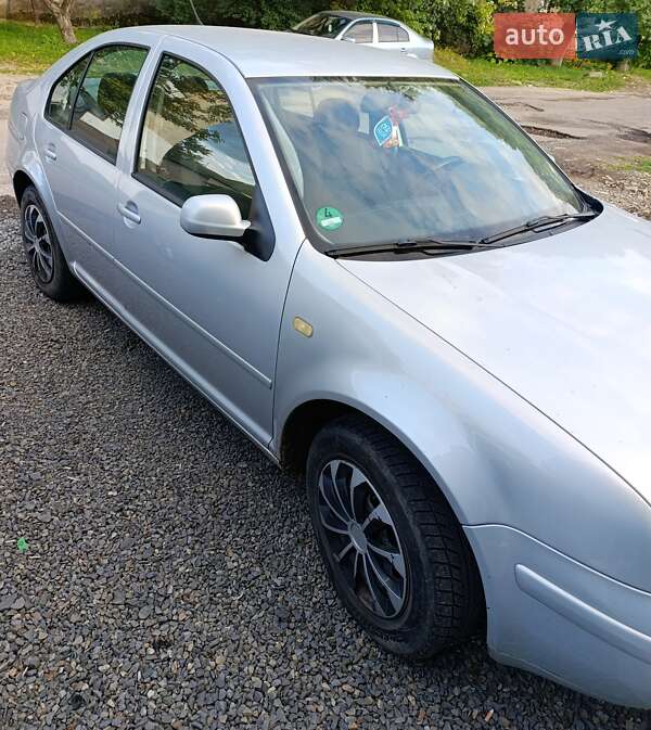 Седан Volkswagen Bora 1999 в 