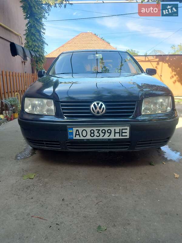 Седан Volkswagen Bora 2000 в Берегово