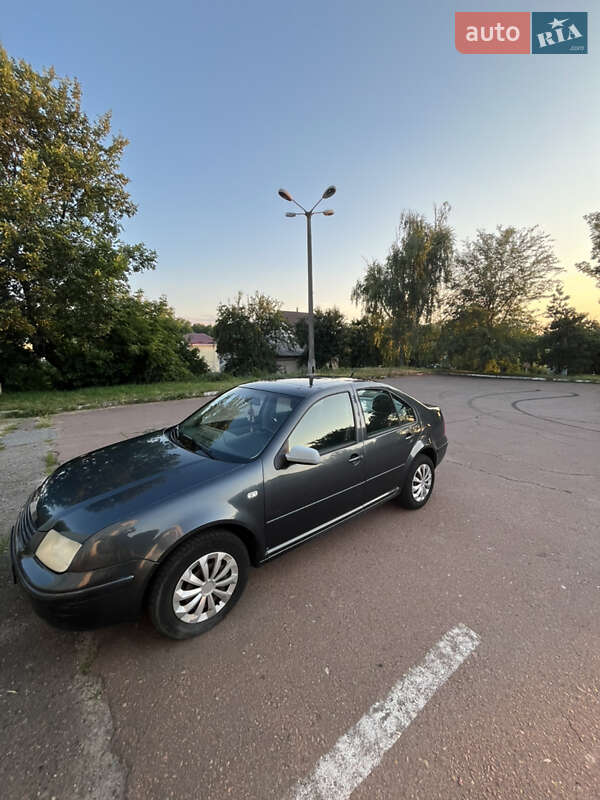 Седан Volkswagen Bora 2000 в Чернигове