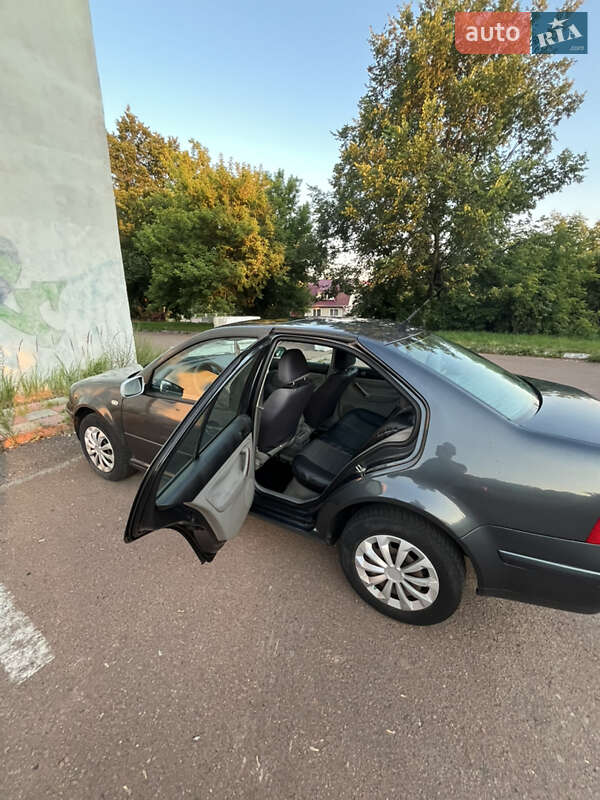 Седан Volkswagen Bora 2000 в Чернигове