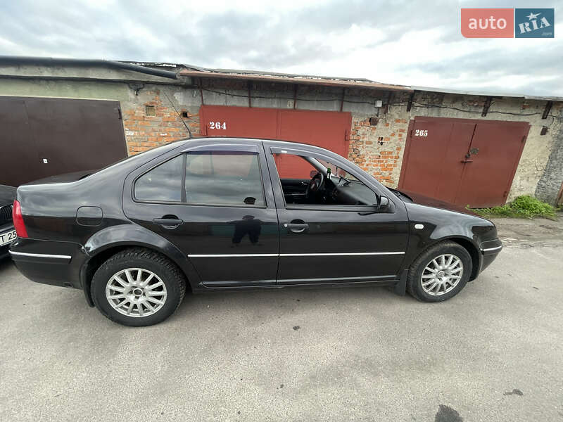 Седан Volkswagen Bora 2002 в Виннице