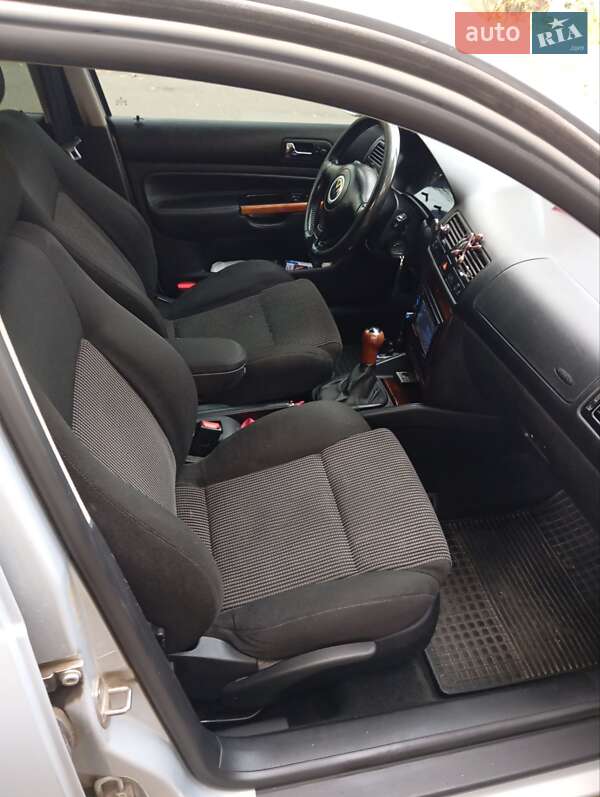 Седан Volkswagen Bora 1998 в Хмельницькому