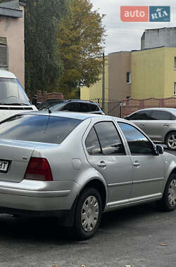 Седан Volkswagen Bora 2002 в  фото 6 Седан Volkswagen Bora 2002 в