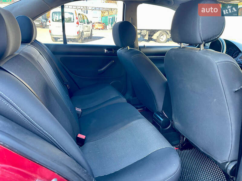 Седан Volkswagen Bora 2002 в Киеве фото 5 Седан Volkswagen Bora 2002 в Киеве