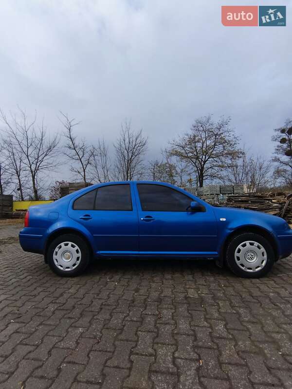 Седан Volkswagen Bora 2000 в Черновцах