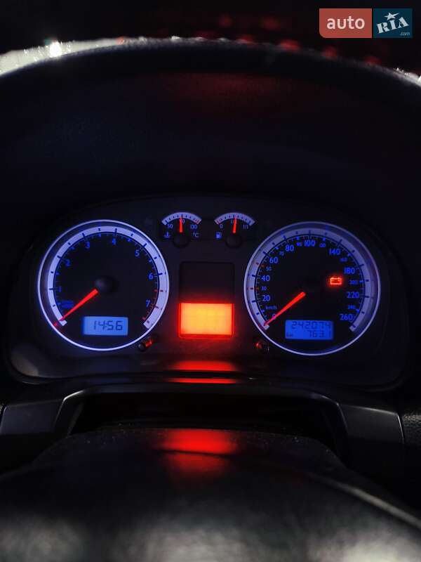 Седан Volkswagen Bora 2000 в Черновцах