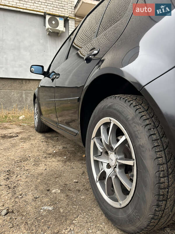 Седан Volkswagen Bora 2001 в Славянске