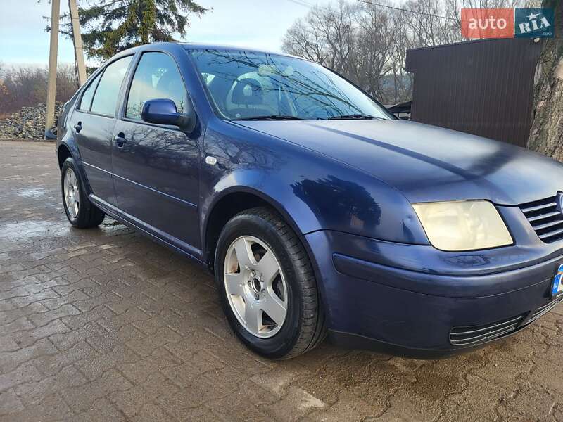 Седан Volkswagen Bora 2000 в Черновцах