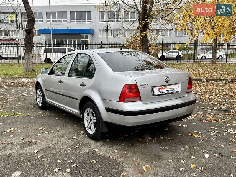 Седан Volkswagen Bora 2002 в Киеве