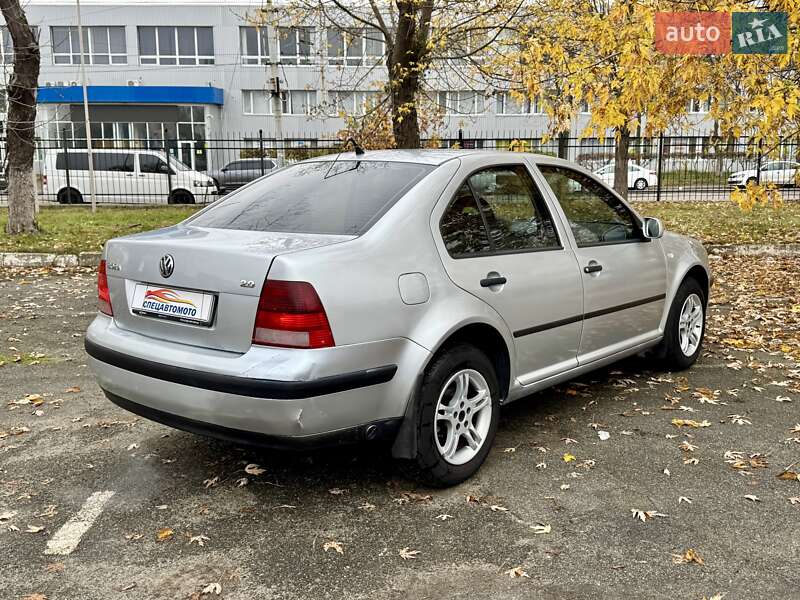 Седан Volkswagen Bora 2002 в Киеве