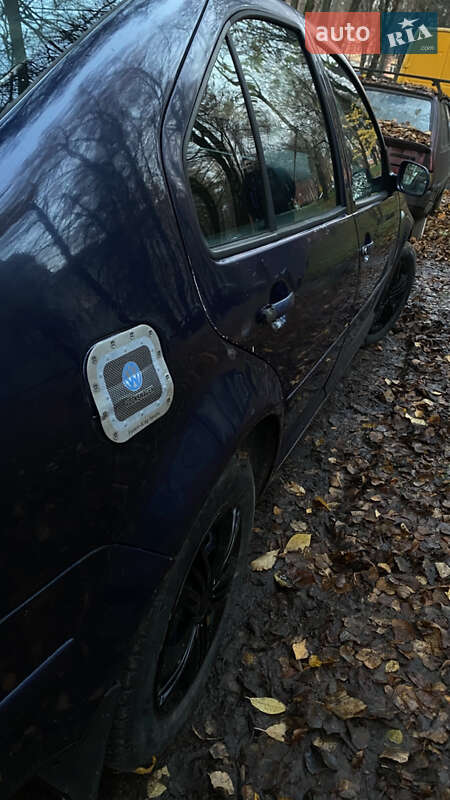 Седан Volkswagen Bora 2001 в Ровно