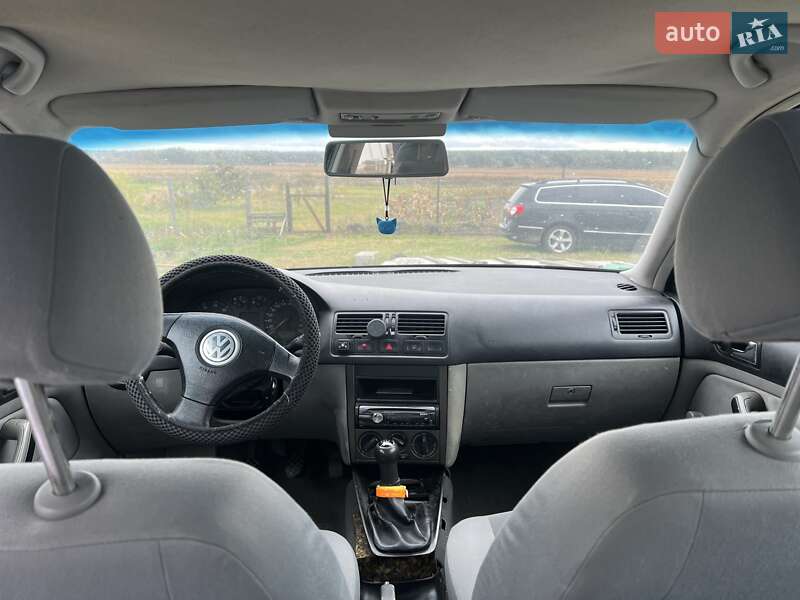 Седан Volkswagen Bora 2004 в Киеве