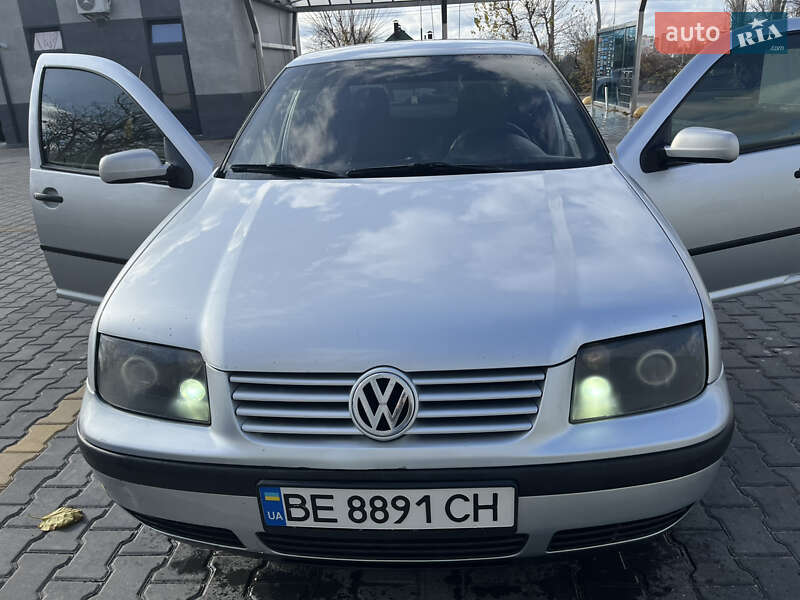 Седан Volkswagen Bora 2002 в Николаеве
