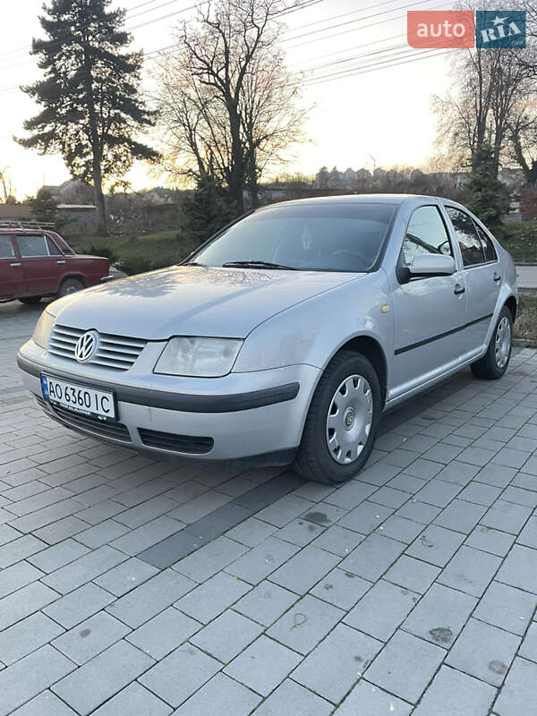 Седан Volkswagen Bora 1999 в Ужгороде