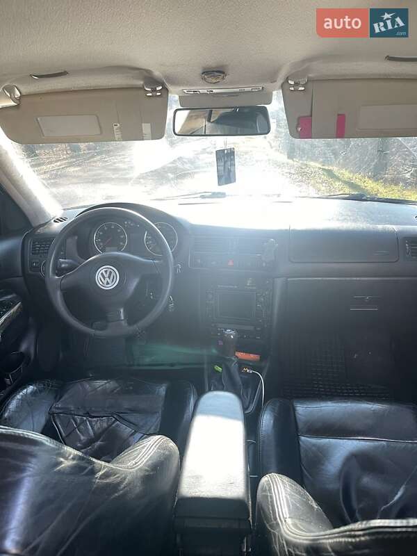 Седан Volkswagen Bora 1999 в Жидачове