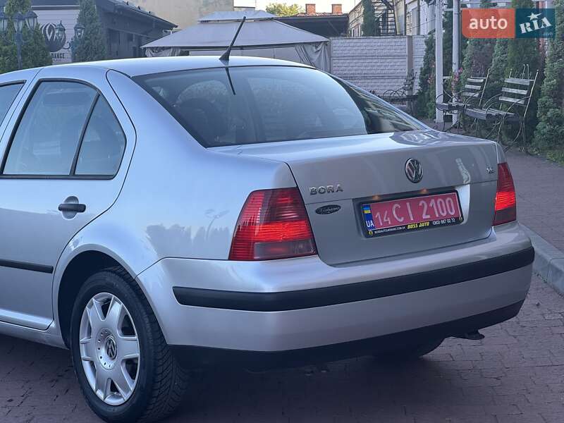 Седан Volkswagen Bora 2000 в Стрые