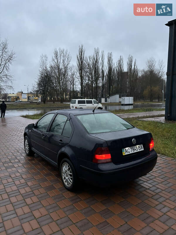 Седан Volkswagen Bora 2004 в Чернигове