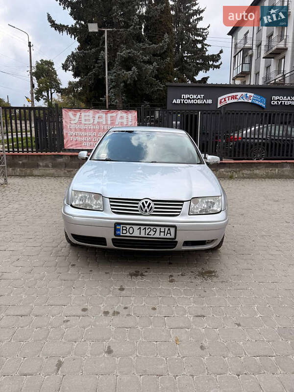 Седан Volkswagen Bora 2004 в Чорткове